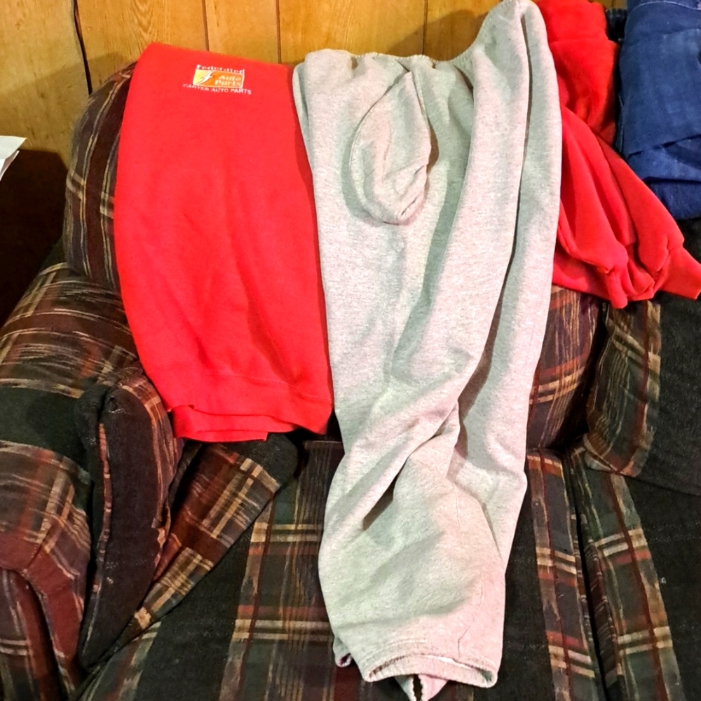 Classic sweat pants M, and logo sweat shirt L